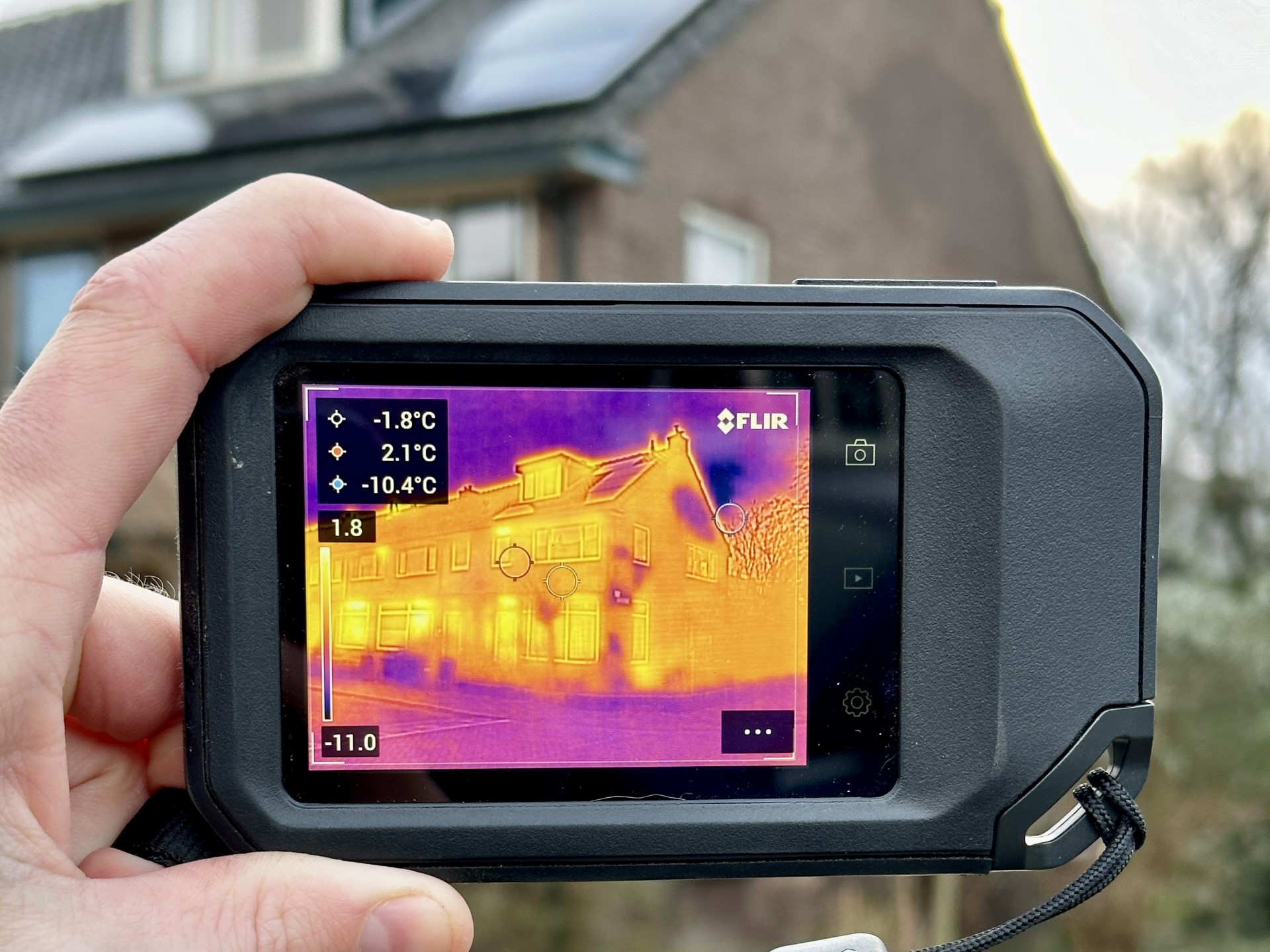 Leebl infraroodcamera Warmtescan infraroodbeeld van een woning aan de buitenkant